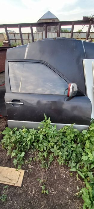 Продам капот и двери от мерседес 124