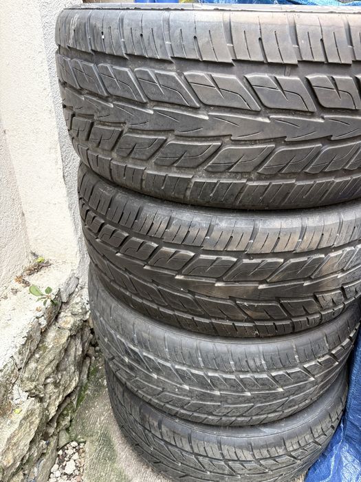 Гуми нови 285/40/22 М+S