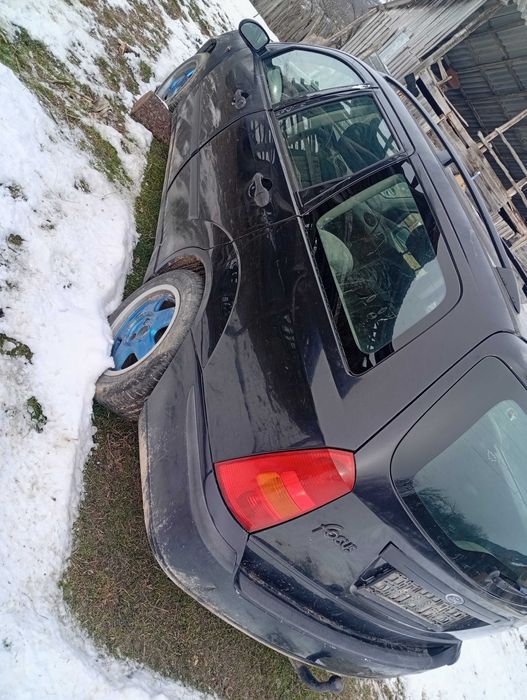 Vând Ford focus 1,6 2002
