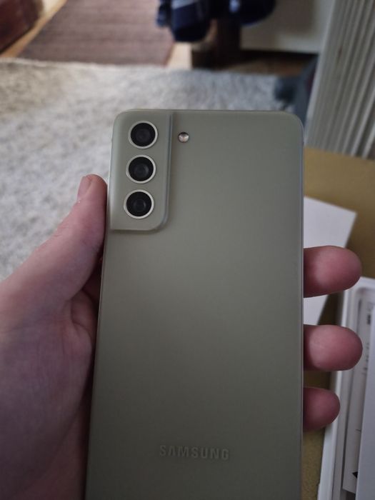 Продам S21Fe 8/256