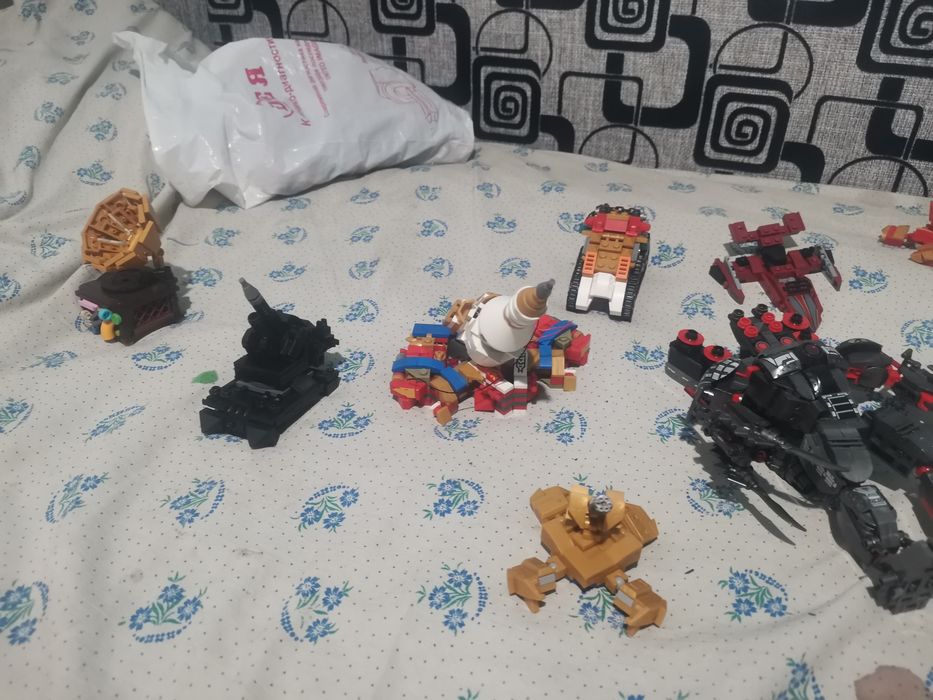 Продам лего игрушки