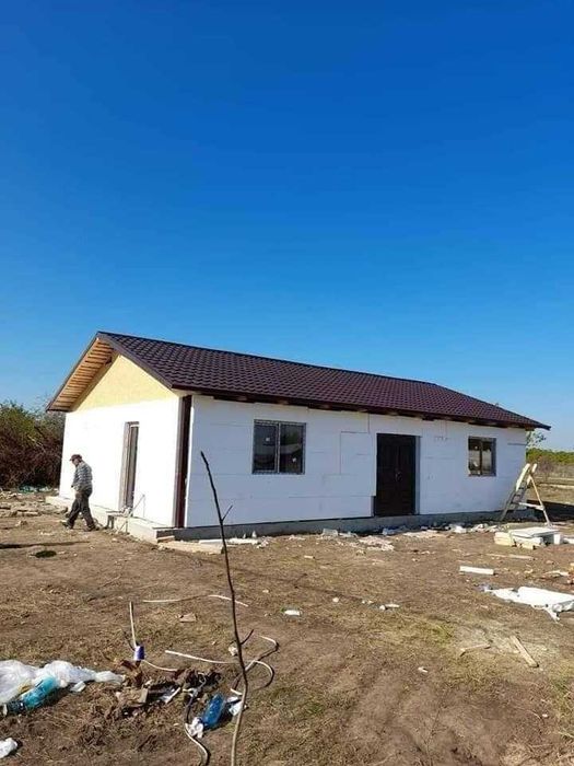 Case pe structura metalica