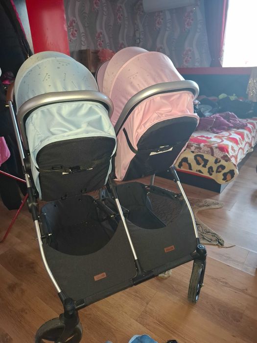 Продава се количка за близнаци