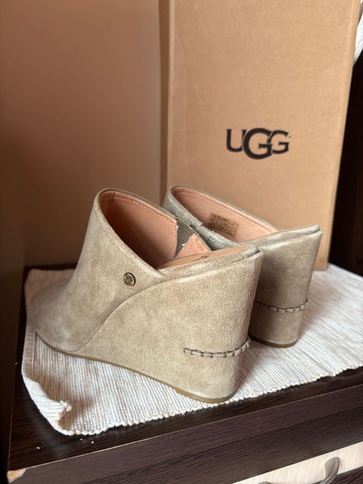 Нови UGG чехли с платформа