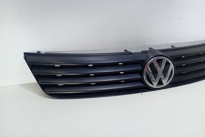 Grila radiator 3B0853653C Volkswagen VW Passat B5