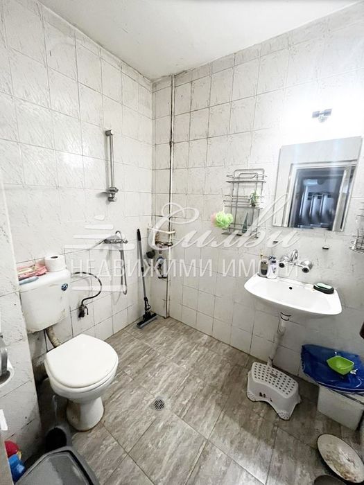 Продава се Двустаен апартамент в Шумен, Център - 64 кв.м за 1474 €/кв.м - Снимка #5