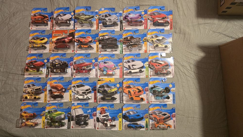 Hot wheels 30 bucati 270 alegeți poza