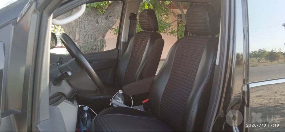 Jac M3 minivin qora