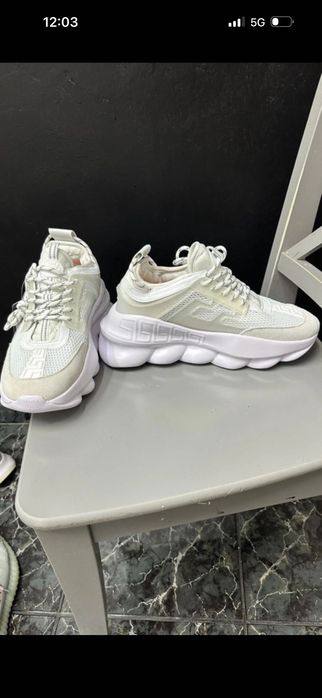 Adidași Versace chain reaction