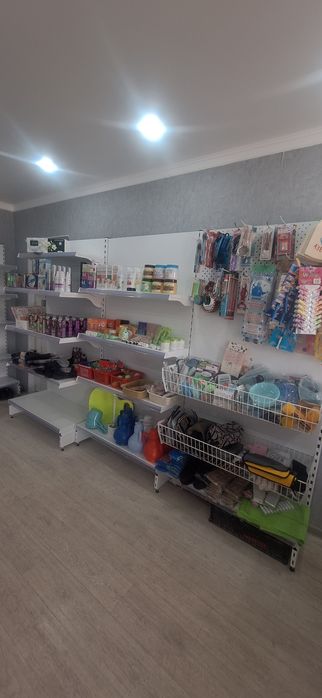 Стеллажи, витрины