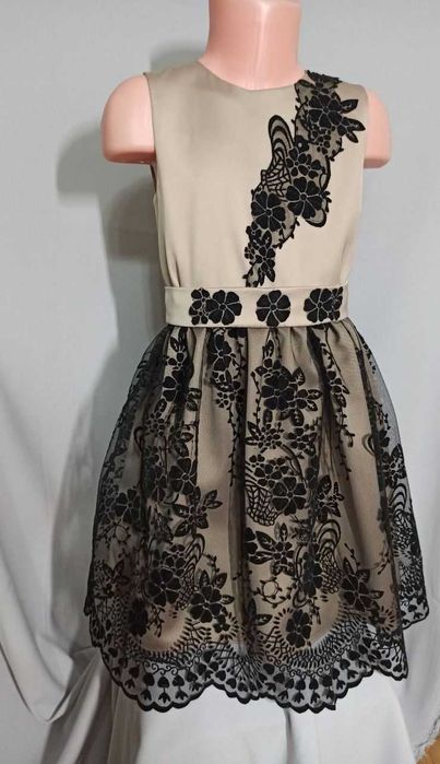 Платье на девочку.