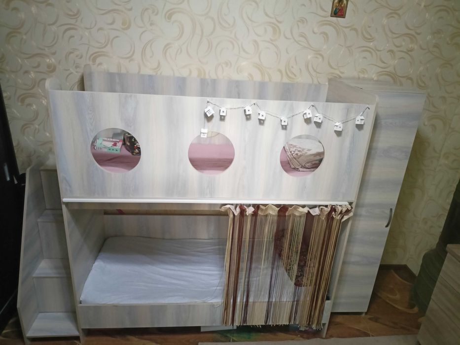Кровать двухъярусная