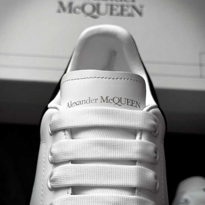 Adidasi Alexander Mcqueen Alb Negru 40-45