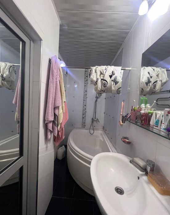 Продается 3/2/5 на м-ве Ялангач (Ориентир магазин Чимган)