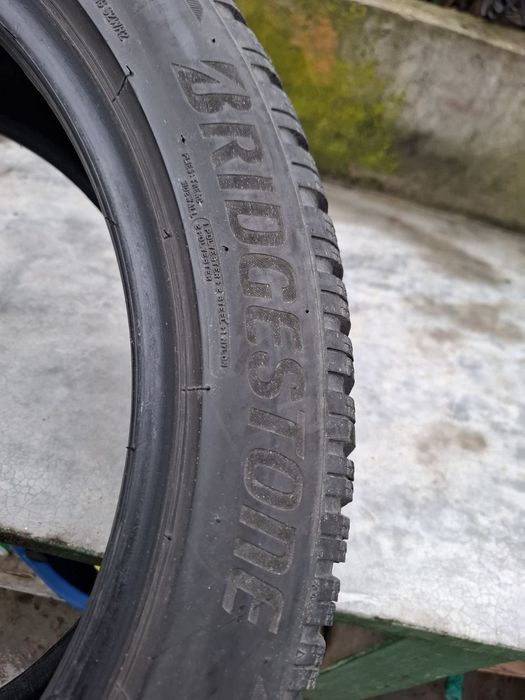 Гума Bridgestone 245 45 19