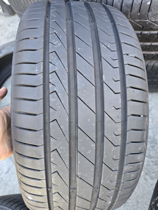 Anvelope vara 245 40 19