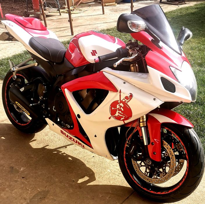 Suzuki gsxr 600  k7