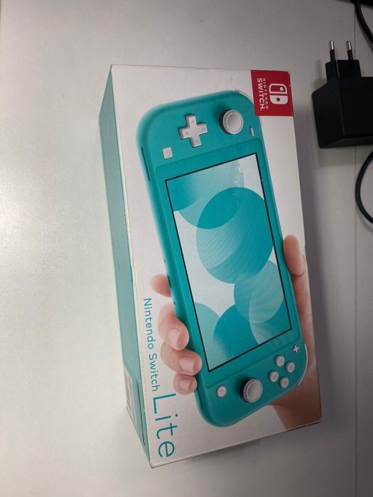 Продаю Nintendo Switch Lite Turquoise