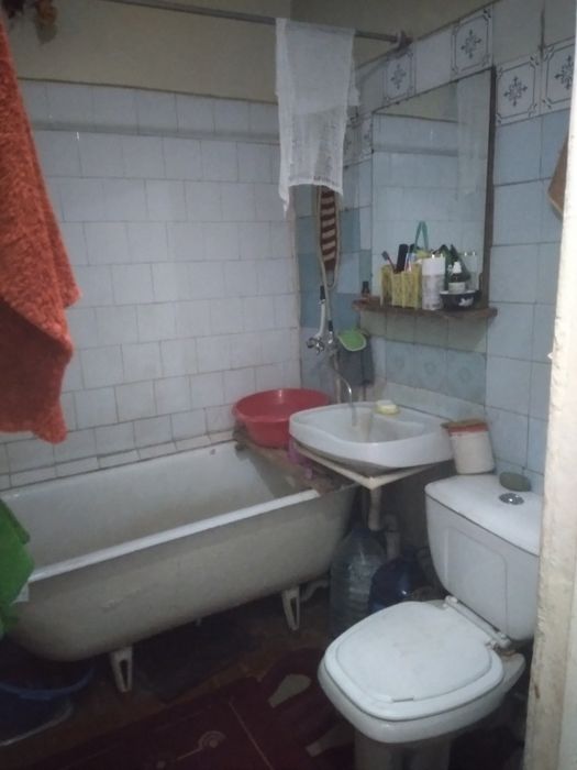 Уй сотилади 4/2 - этажи 2 хонали