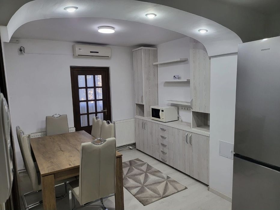 Închiriez apartament decomandat cu 2 camere