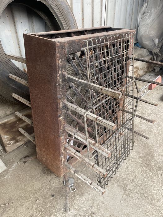 Мангал вертикальный с сеткой