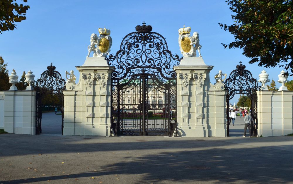 Краски для патинирования и защиты металла OIKOS.