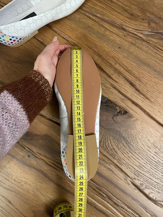 Balerini din piele perforată