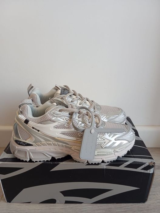 Offwhite BrB - Marimea 42 - alb/argintiu