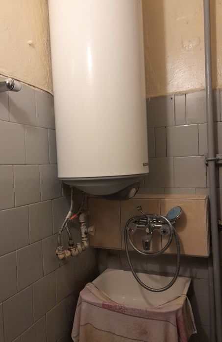 Продавам тристаен апартамент