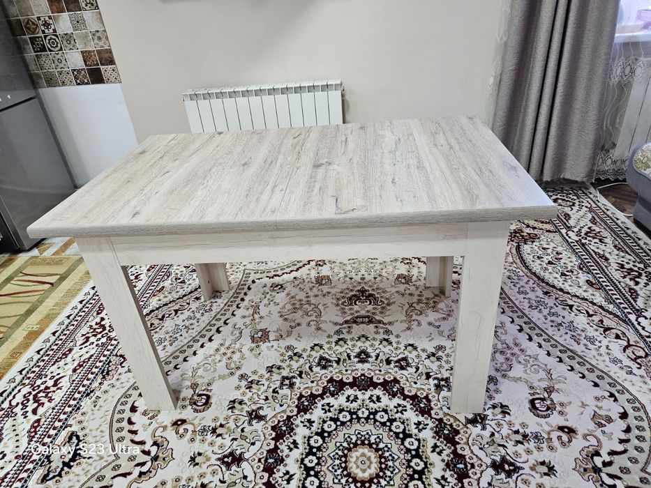 Продам стол кухонный