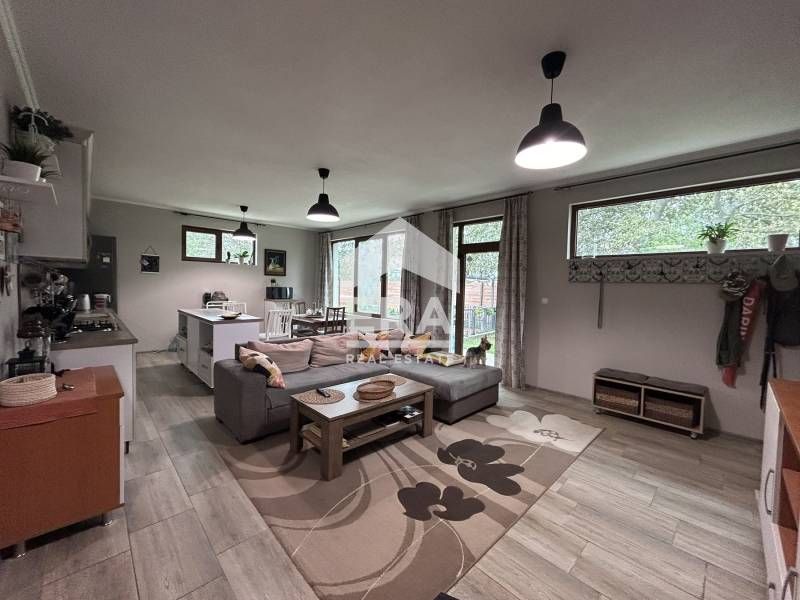 Eксклузивна двуетажна къща с частична морска панорама над Аладжа манас