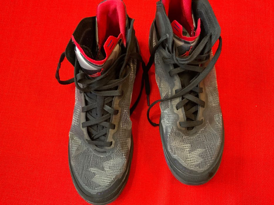 Air Jordan-оригинални маратонки 43 номер