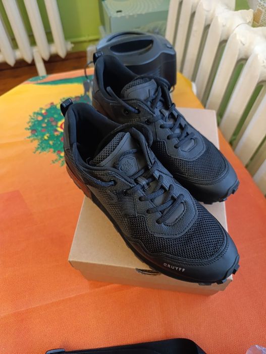 Чисто нови мъжки 44 номер