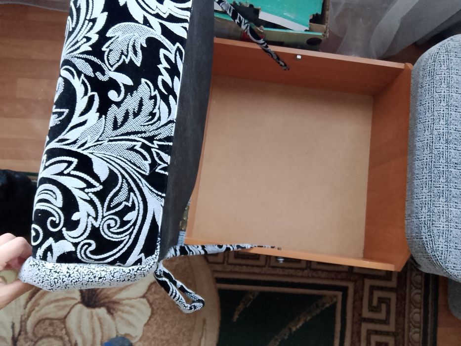 Продам 2 одинаковых кресла