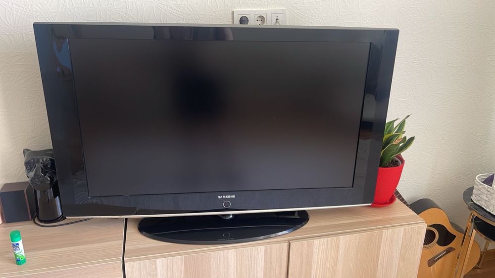 Продаю телевизор samsung