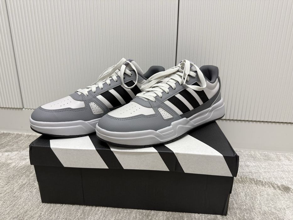 Продам кроссовки Adidas