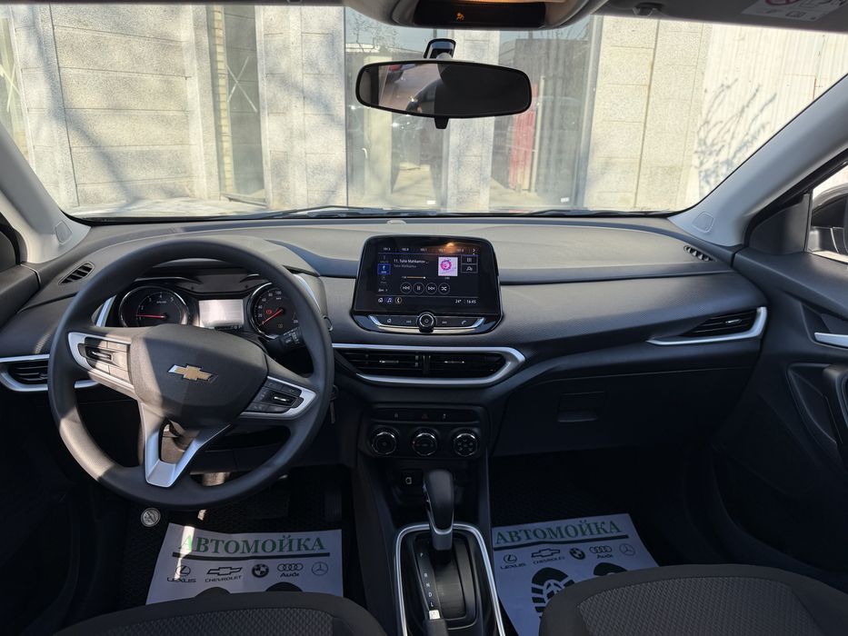 Автомобил Треккир LS