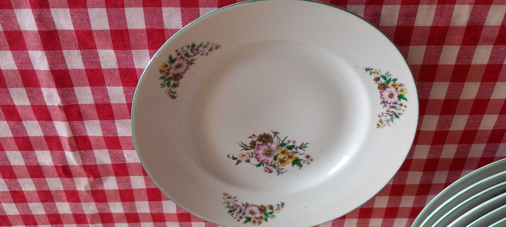 Български порцеланови чинии