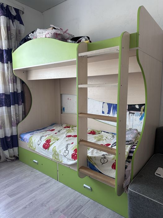 Кровать двухъярусная