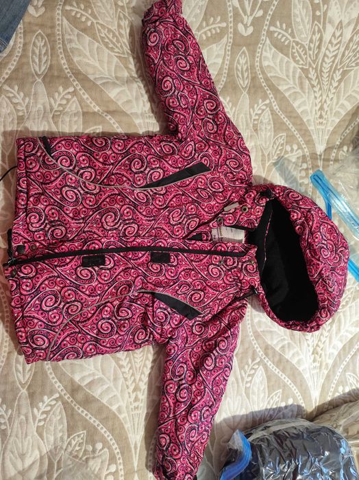 Продам детскую верхнюю одежду