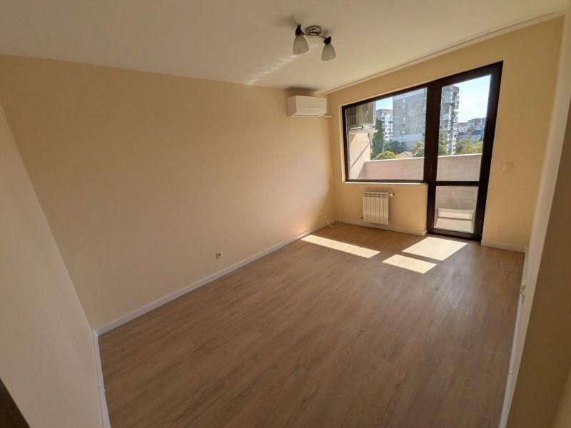 Дава се под наем Тристаен апартамент в София, Красно село - 104 кв.м за 950 € - Снимка #5