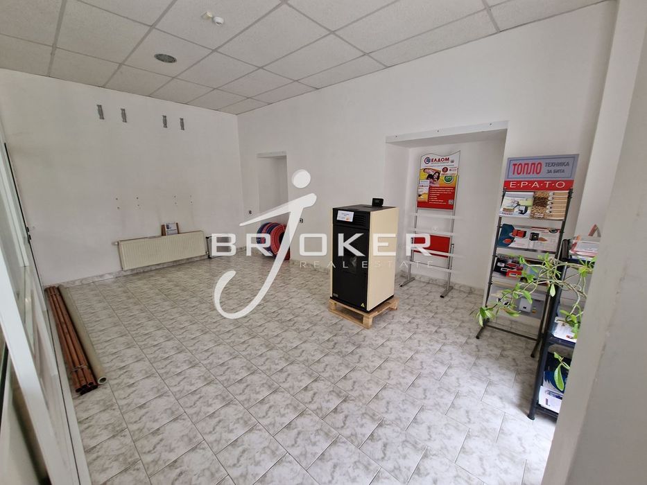 Продава се Промишлена сграда в Кърджали, Център - 1092 кв.м за 1000 €/кв.м - Снимка #2