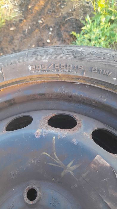 Anvelope vara 205/55/16 cu jenti de tabla