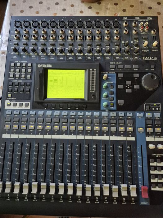Mixer digital Yamaha O1V96 versiunea 2