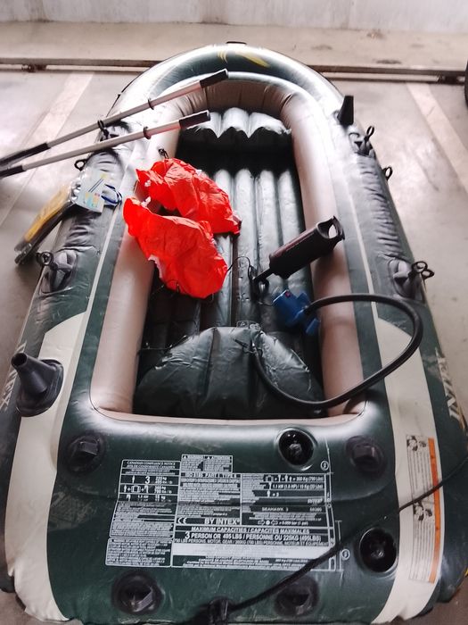 Vînd barcă Intex Seahawk 3 stare impecabilă