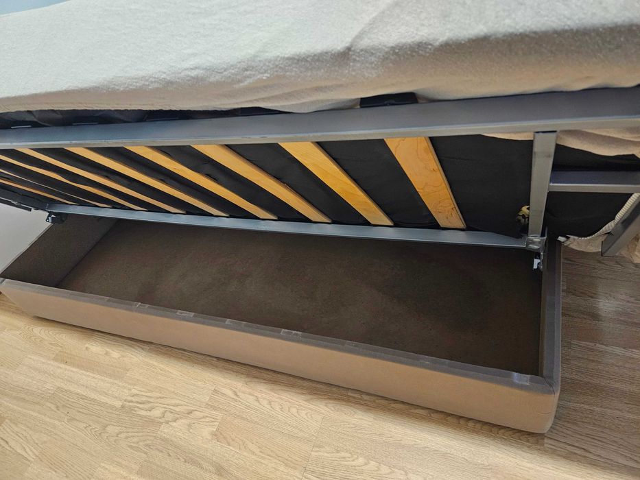 Canapea extensibila 185 x 130 cu spatiu depozitare