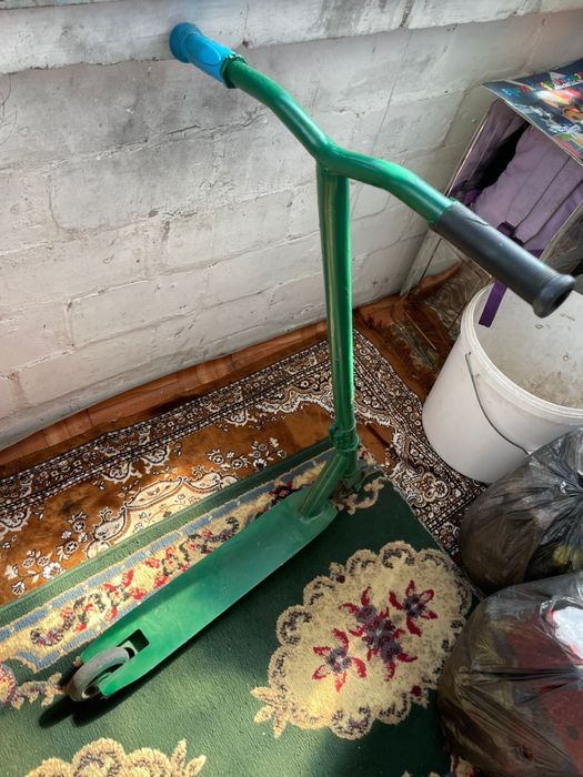 Продам самокат почти новый 2 шт