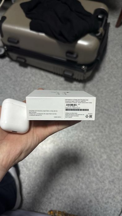 AirPods, первого поколения