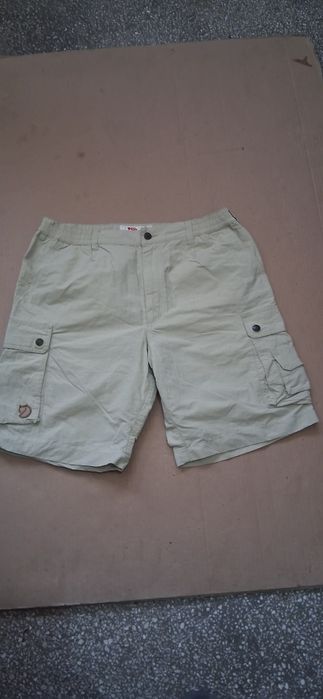 Pantaloni scurți FijallRaven mărimea 48,