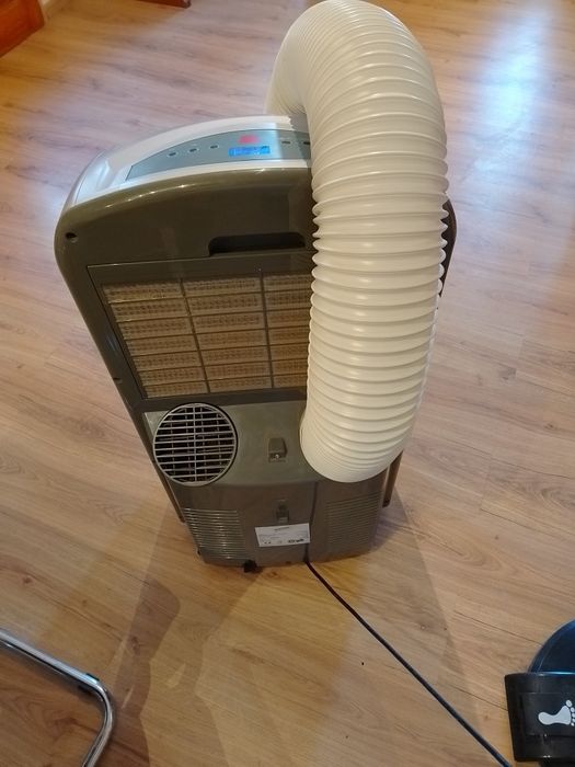 Мобилен климатик 11370 Btu